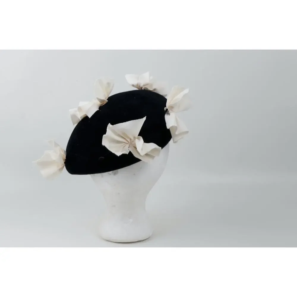 Vintage 1950s Black Velour Ruffle Rosette Beret Pillbox Fascinator Cocktail Hat